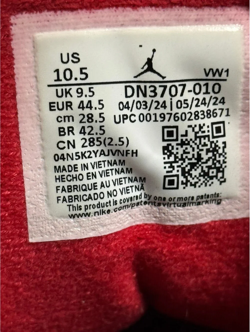 Size 10.5 - Jordan 3 Retro OG Black Cement (2024)